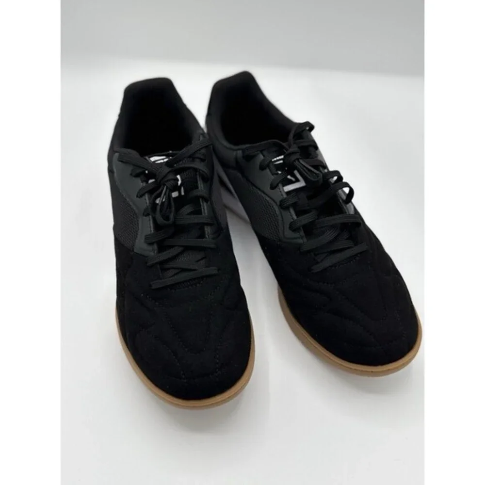 PUMA‎ King Top Indoor Training Soccer Shoes Mens 9 Black/White Color way NWB!